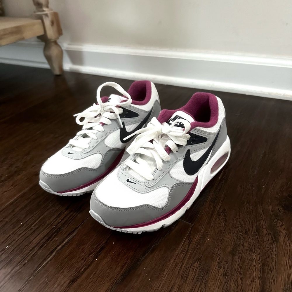 Nike Air Max - Women’s, hardly ever worn